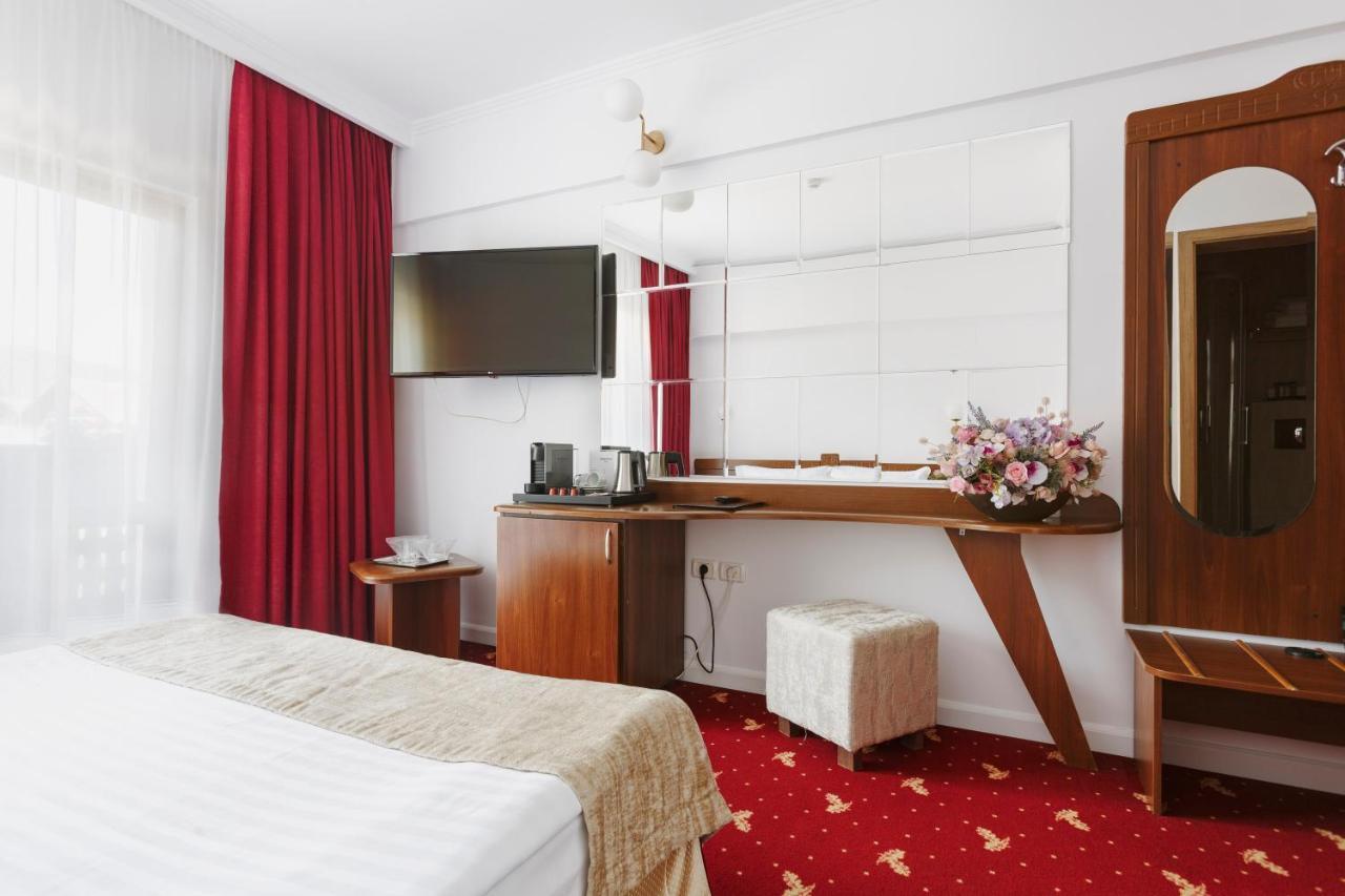 Manor Ski Hotel  Predeal Esterno foto
